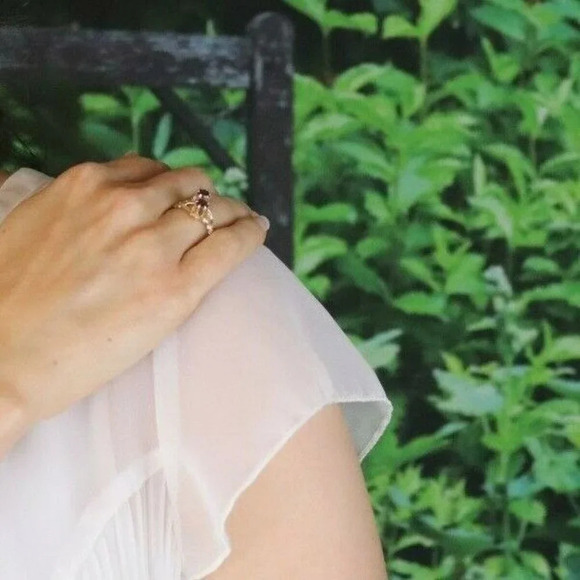 14k Yellow Gold Natural Garnet Band Ring Antique Victorian Ring size 7 - Picture 5 of 9